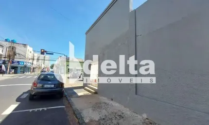 Loja disponível para locação no bairro Centro em Uberlândia-MG.