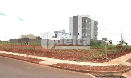 Terreno disponível para venda e locação no bairro Vida Nova em Uberlândia-MG
