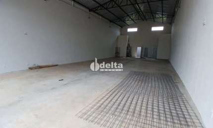 Galpão disponível para locação no bairro Shopping Park em Uberlândia-MG