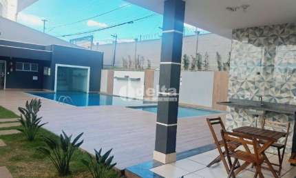 Cobertura disponível para locação e venda no bairro Martins  em Uberlândia-MG