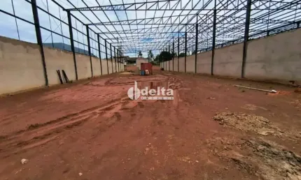 Galpão disponível para locação no bairro Distrito Industrial em Uberlândia-MG