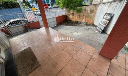 Casa Comercial disponível para locação no bairro Fundinho em Uberlândia-MG