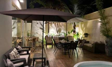 Casa em condomínio disponível para locação no bairro Nova Uberlândia-MG
