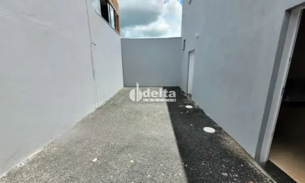 Galpão disponível para locação no bairro laranjeiras em uberlândia-mg
