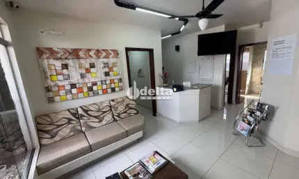 Prédio disponível para locação no bairro Nossa Senhora Aparecida em Uberlândia-MG