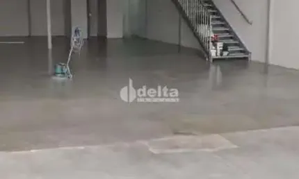 Galpão disponível para locação no bairro jardim europa em uberlândia-mg