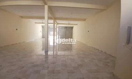 Galpão comercial disponível para locação no bairro Shopping Park em Uberlândia-MG