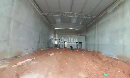 Galpão disponível para venda no bairro Novo Mundo em Uberlândia-MG