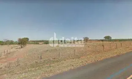 Área disponível para locação no bairro Zona Rural em Uberlândia-MG