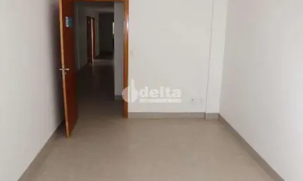 Sala disponível para locação no bairro Osvaldo Rezende em Uberlândia-MG