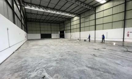 Galpão comercial disponível para locação no bairro Industrial Leste em Uberlândia-MG