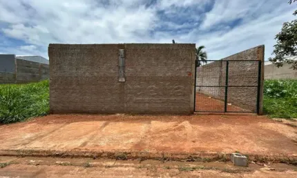 Terreno disponível para locação no bairro Portal do Vale II em Uberlândia-MG