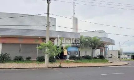 Loja disponível para locação no bairro Shopping Park em Uberlândia-MG.