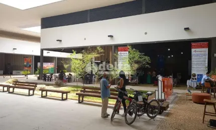 Loja disponível para locação no bairro Agroshopping em Uberlândia-MG.