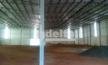 Galpão disponível para locação na Zona Rural de Uberlândia em Uberlândia-MG