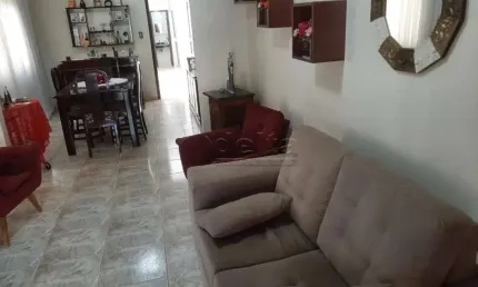 Casa disponível para locação no bairro Tibery em Uberlândia-MG.
