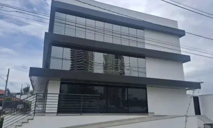Sala comercial disponível para locação no bairro Morada da Colina em Uberlândia-MG