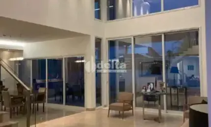 Casa disponível para locação no bairro Morada da Colina em Uberlândia-MG.