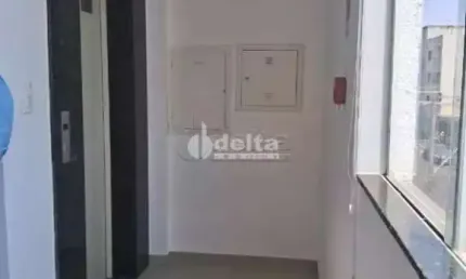 Sala disponível para locação no bairro Cazeca em Uberlândia-MG.