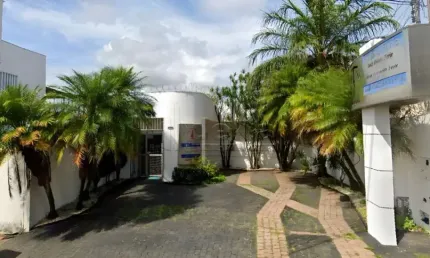 Casa comercial disponível para locação no bairro Brasil em Uberlândia-MG