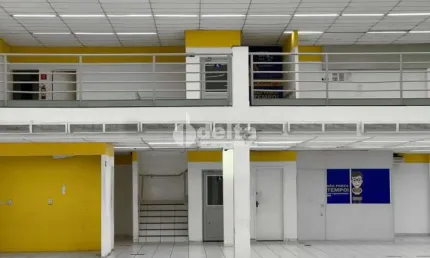Loja disponível para locação no bairro Centro em Uberlândia-MG.