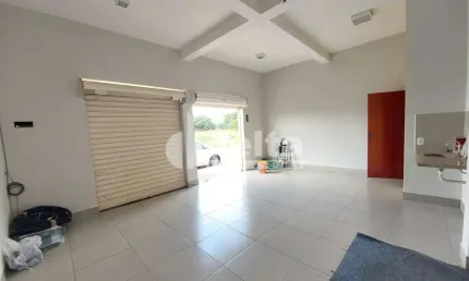 Loja disponível para locação no bairro São Jorge em Uberlândia-MG.