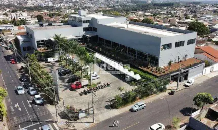 Loja disponível para locação no bairro Martins em Uberlândia-MG.