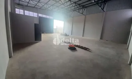 Galpão comercial disponível para locação no bairro Tibery em Uberlândia-MG
