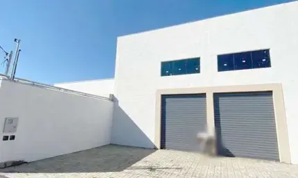 Loja disponível para locação no bairro Vida Nova em Uberlândia-MG.