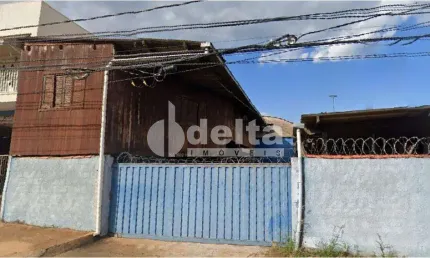 Galpão disponível para locação no bairro Brasil em Uberlândia-MG