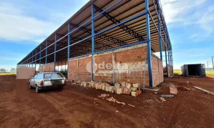 Galpão disponível para locação no bairro Loteamento Centro Empresarial Leste II em Uberlândia-MG