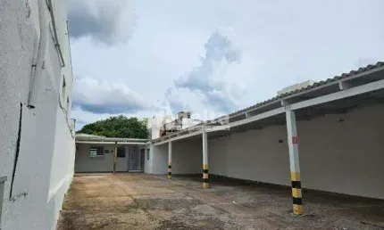 Terreno disponível para locação no bairro Centro em Uberlândia-MG