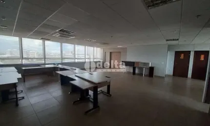 Loja disponível para locação no bairro Morada da Colina em Uberlândia-MG.