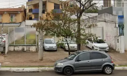 Terreno disponível para locação no bairro Vigilato Pereira em Uberlândia-MG