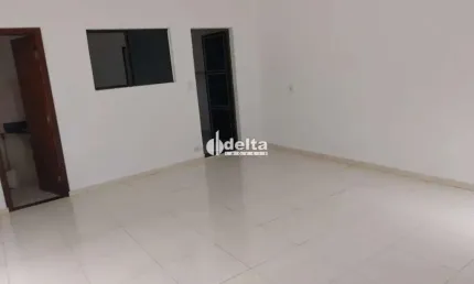 Casa residencial disponível para locação no bairro Nossa Senhora Aparecida em Uberlândia-MG