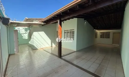 Casa disponível para locação no bairro Saraiva em Uberlândia-MG