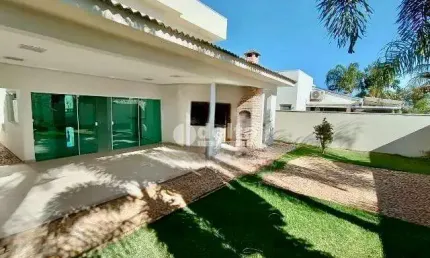 Casa no condomínio Paradiso Ecológico disponível para locação no bairro Aclimação Uberlândia em Uberlândia-MG