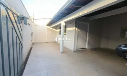 Casa residencial disponível para locação no bairro Cidade Jardim em Uberlândia-MG.