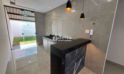 Casa residencial disponível para Locação no bairro Novo Mundo em Uberlândia-MG.