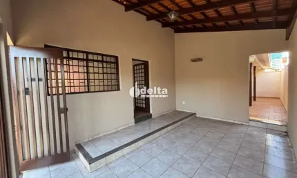 Casa disponível para locação no bairro Tibery em Uberlândia-MG