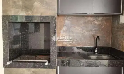 Casa residencial disponível para locação e venda no bairro Carajás  em Uberlândia-MG