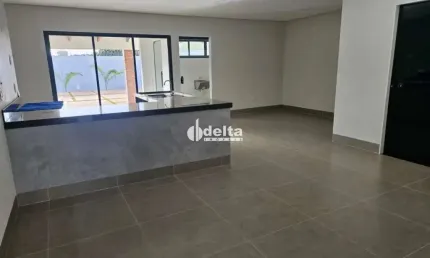 Casa comercial disponível para locação no bairro Tibery em Uberlândia-MG