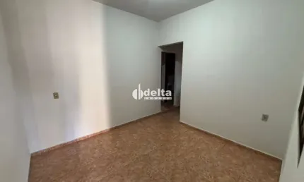 Casa residencial disponível para venda no bairro Santa Luzia em Uberlândia-MG