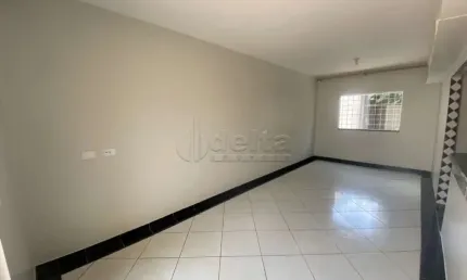Casa residencial disponível para locação no bairro Jardim das Palmeiras em Uberlândia-MG