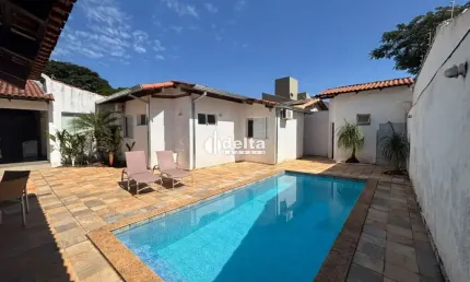 Casa disponível para locação e venda no bairro Jardim Karaíba em Uberlândia-MG