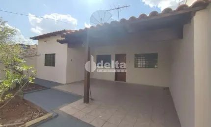 Casa disponível para locação no bairro Jardim Patrícia em Uberlândia-MG