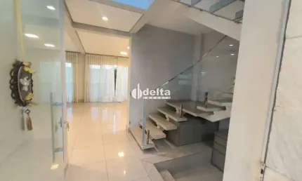 Casa no condomínio Village Paradiso II disponível para Locação no bairro Granja Marileusa em Uberlândia-MG