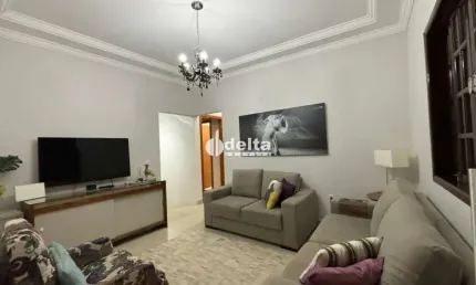 Casa residencial disponível para locação no bairro Cidade Jardim em Uberlândia-MG.