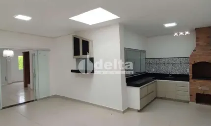 Casa residencial disponível para venda no bairro Morada da Colina em Uberlândia-MG