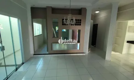 Casa residencial no condomínio Royal Park disponível para locação no bairro Jardim inconfidência Uberlândia em Uberlândia-MG